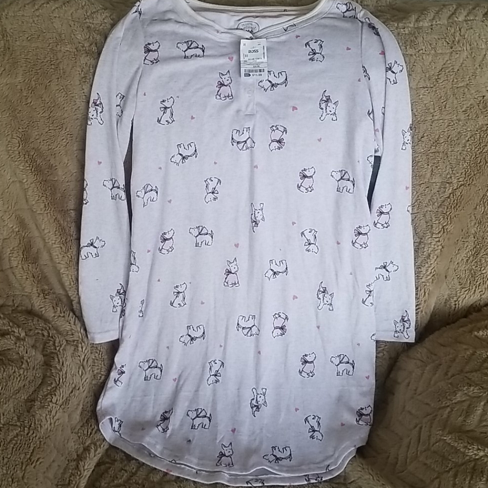 Doggie nightgown size medium